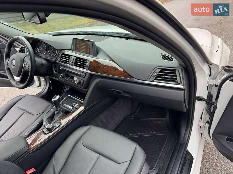 Седан BMW 3 Series 2014 в Киеве