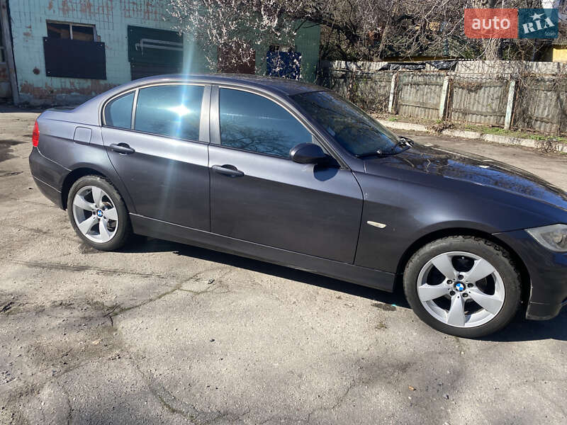 Седан BMW 3 Series 2005 в Харькове