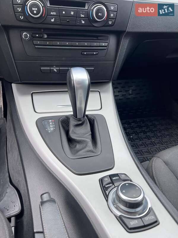 Універсал BMW 3 Series 2010 в Золочеві