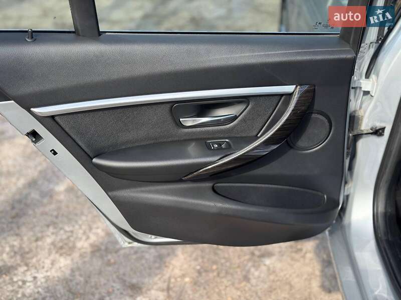 Седан BMW 3 Series 2017 в Киеве