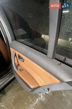 Седан BMW 3 Series 2011 в 