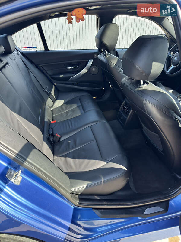 Седан BMW 3 Series 2012 в Дніпрі
