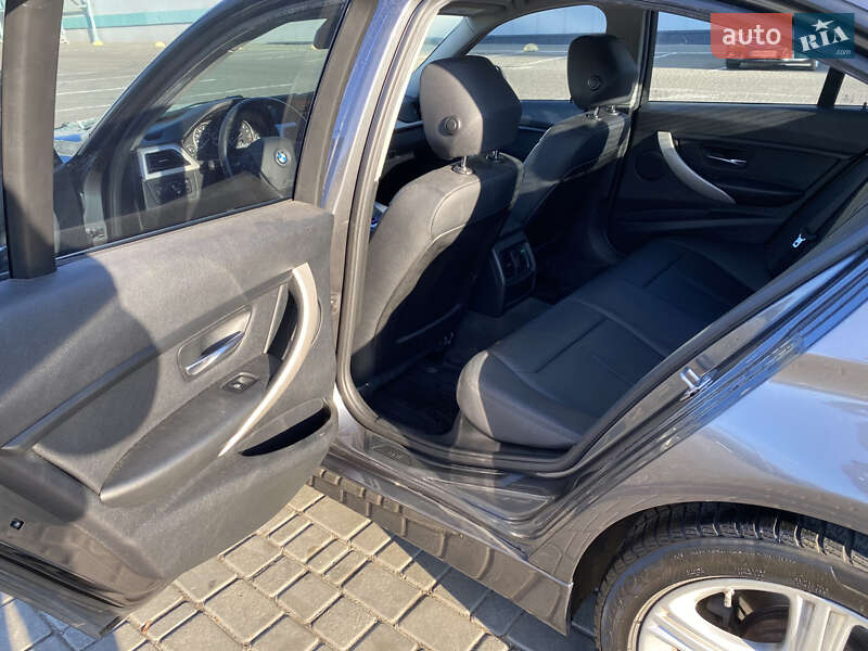Седан BMW 3 Series 2014 в Одессе