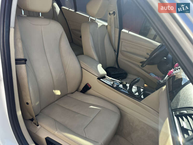 Седан BMW 3 Series 2014 в Львове