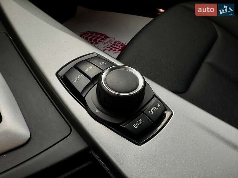 Седан BMW 3 Series 2015 в Львові