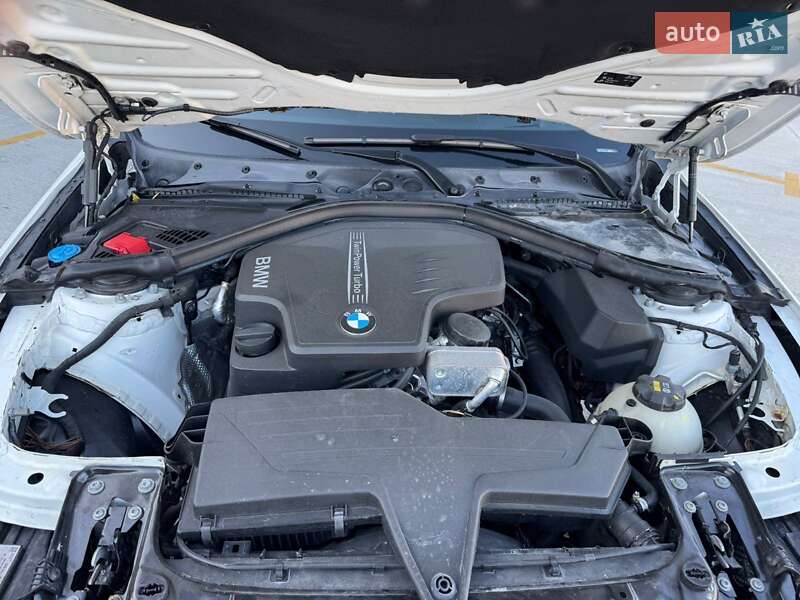 Седан BMW 3 Series 2016 в Івано-Франківську