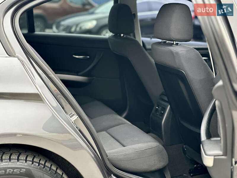 Седан BMW 3 Series 2006 в Києві
