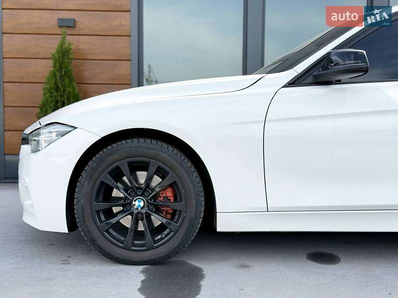 Седан BMW 3 Series 2018 в Ровно