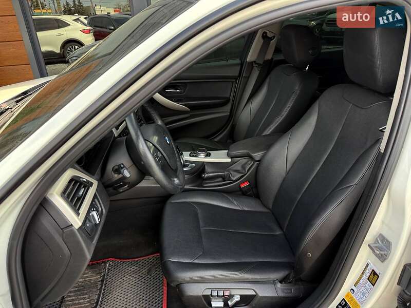 Седан BMW 3 Series 2018 в Ровно