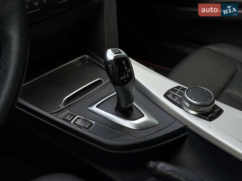 Седан BMW 3 Series 2018 в Ровно