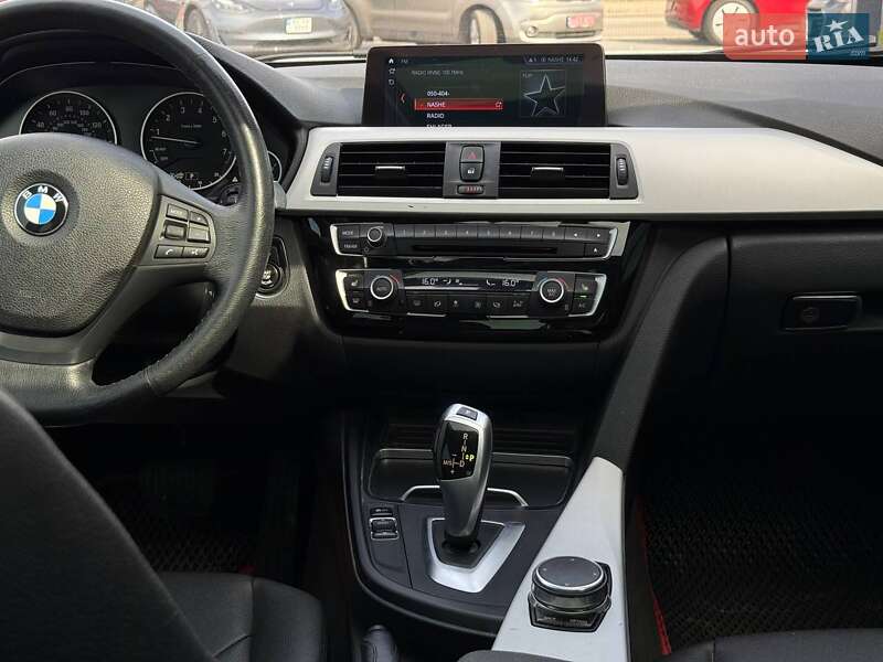 Седан BMW 3 Series 2018 в Ровно