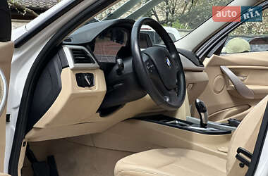 Седан BMW 3 Series 2015 в 