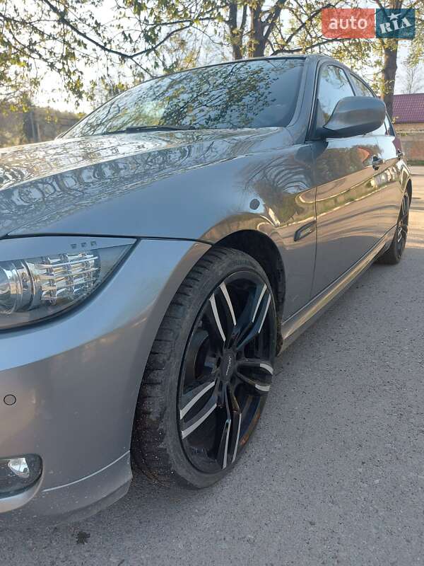 Седан BMW 3 Series 2010 в Івано-Франківську