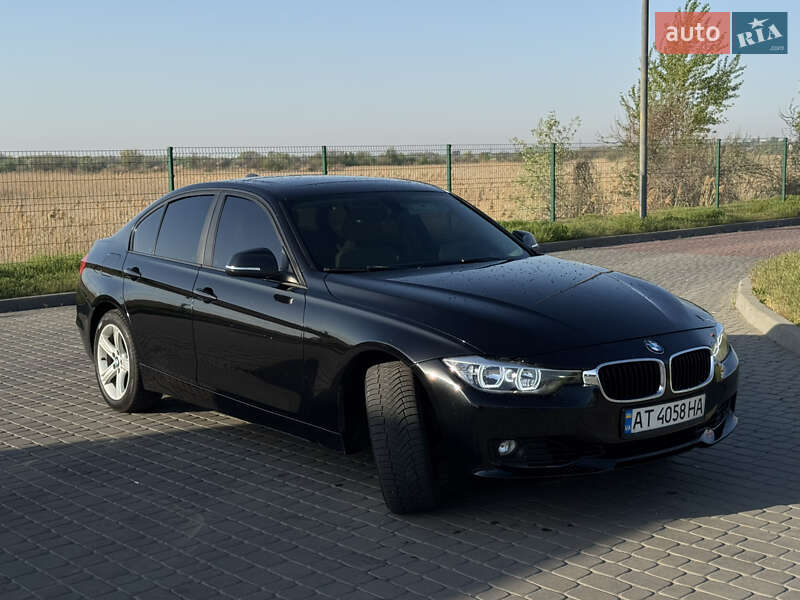 Седан BMW 3 Series 2012 в 