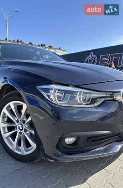 Седан BMW 3 Series 2015 в 