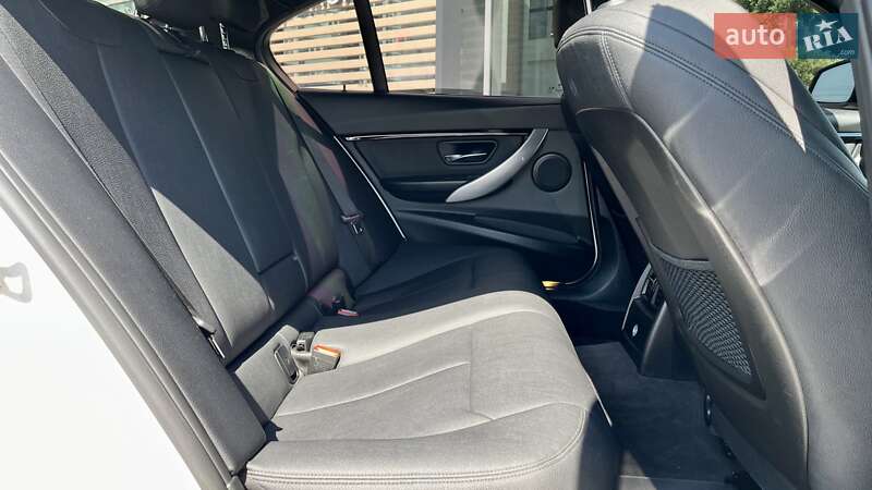 Седан BMW 3 Series 2017 в Чернігові