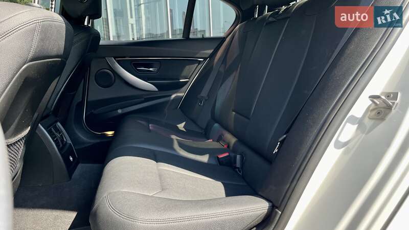Седан BMW 3 Series 2017 в Чернігові
