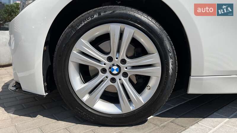 Седан BMW 3 Series 2017 в Чернігові