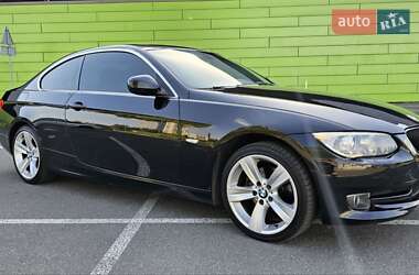 Купе BMW 3 Series 2010 в 
