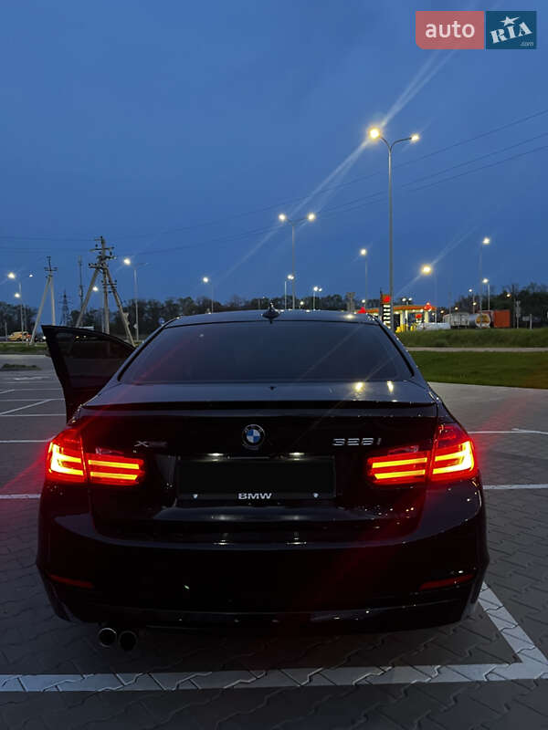 Седан BMW 3 Series 2015 в Луцьку