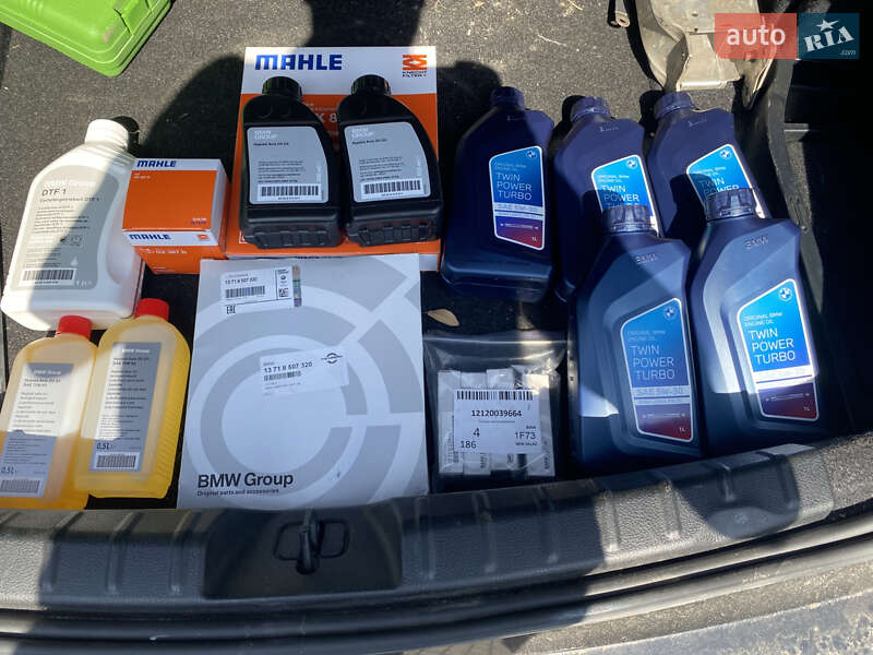 Седан BMW 3 Series 2018 в Львові