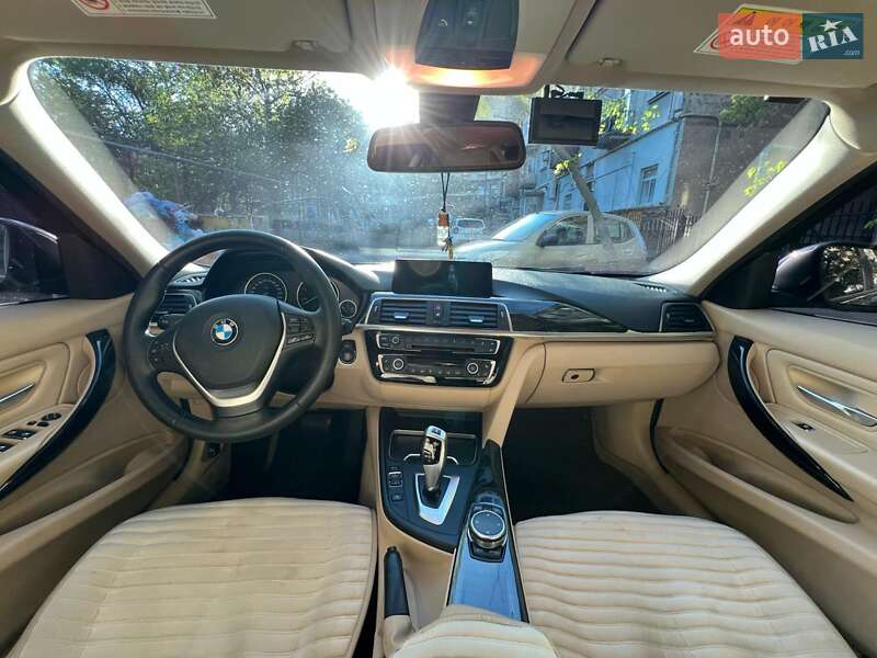 Седан BMW 3 Series 2015 в Миколаєві