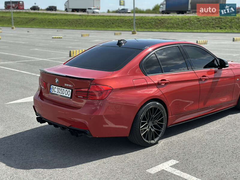 Седан BMW 3 Series 2015 в Львові