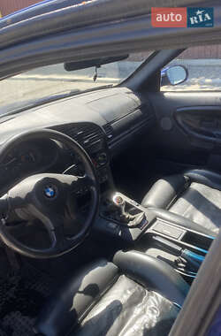 Седан BMW 3 Series 1992 в 
