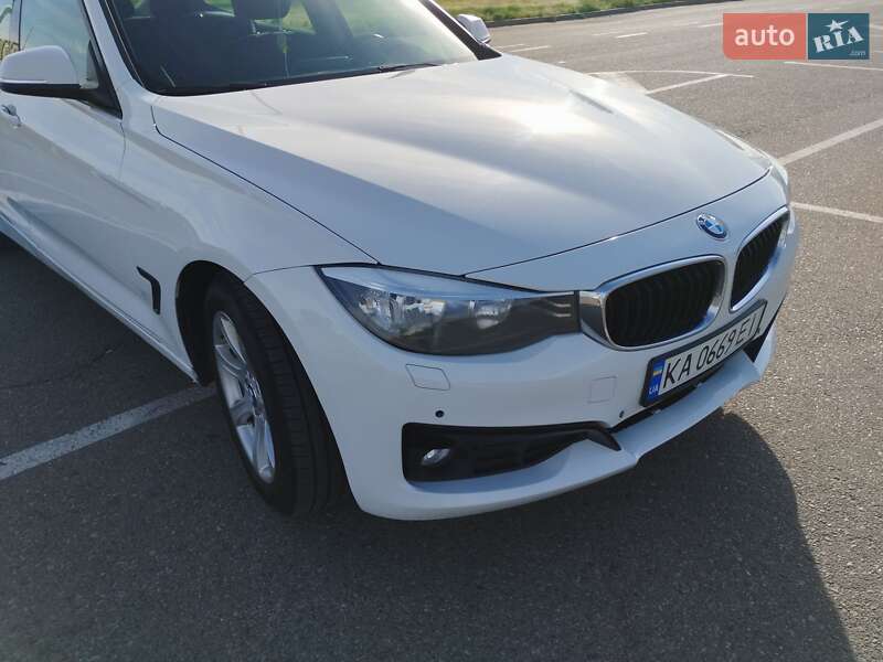 Седан BMW 3 Series 2016 в Києві