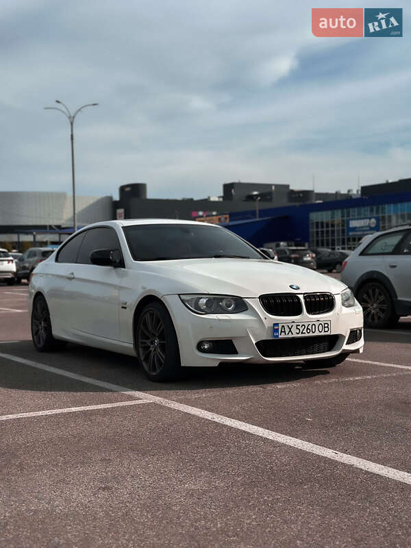 Купе BMW 3 Series 2010 в Киеве фото 5 Купе BMW 3 Series 2010 в Киеве
