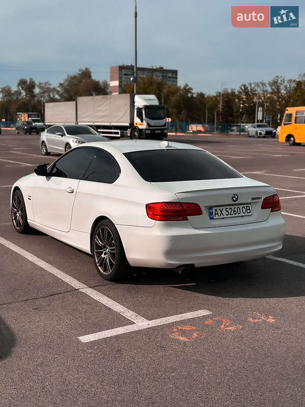 Купе BMW 3 Series 2010 в Киеве фото 13 Купе BMW 3 Series 2010 в Киеве