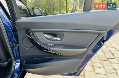 Седан BMW 3 Series 2017 в 