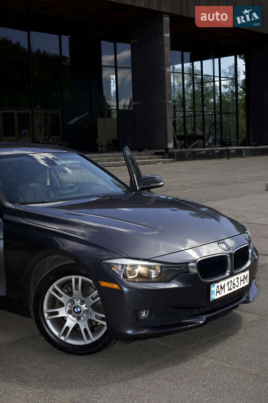Седан BMW 3 Series 2015 в 