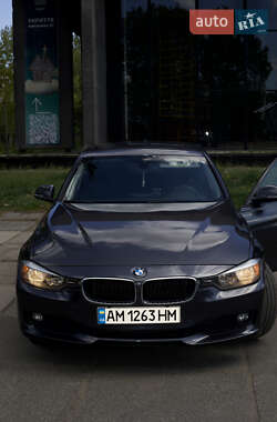 Седан BMW 3 Series 2015 в 
