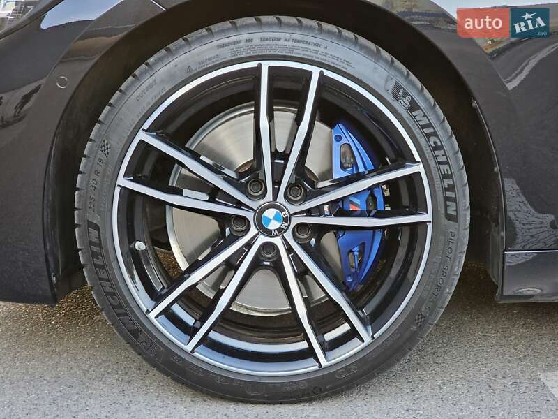 Седан BMW 3 Series 2022 в Киеве
