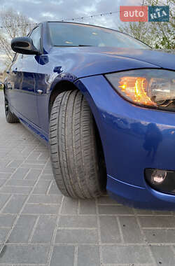 Седан BMW 3 Series 2011 в 