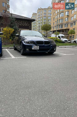 Седан BMW 3 Series 2011 в 