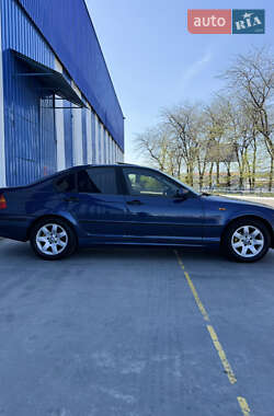 Седан BMW 3 Series 2004 в 