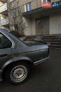 Седан BMW 3 Series 1984 в 