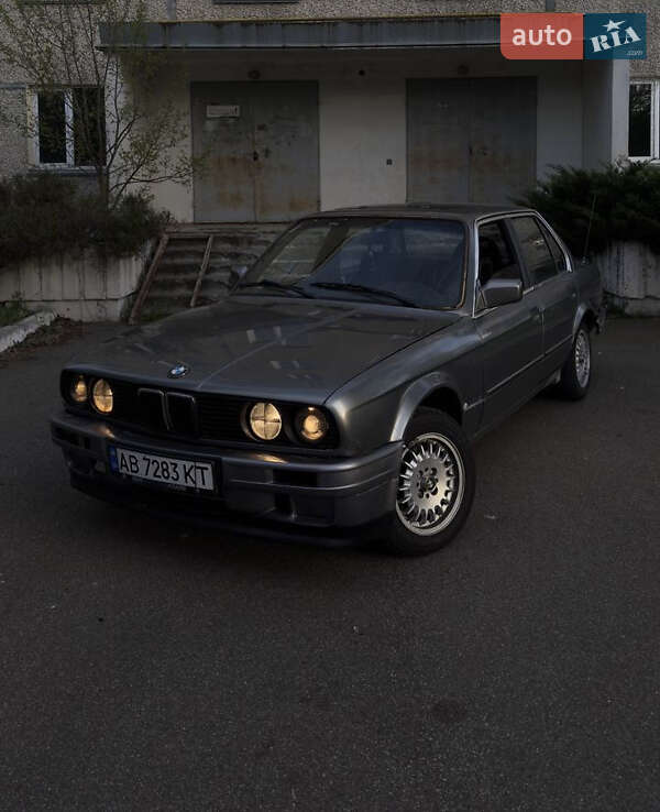 Седан BMW 3 Series 1984 в 