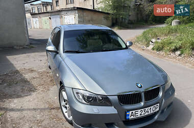 Седан BMW 3 Series 2005 в Новомосковську