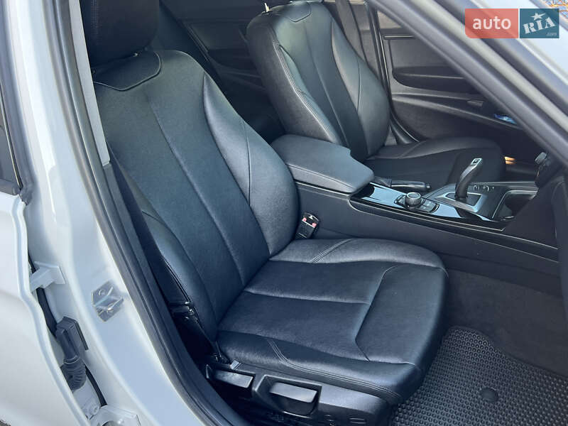 Седан BMW 3 Series 2014 в Одессе
