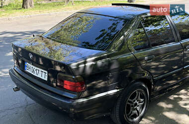 Седан BMW 3 Series 1992 в Одессе
