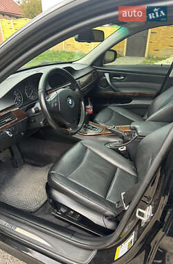 Седан BMW 3 Series 2010 в 