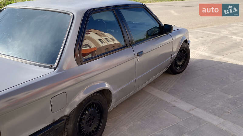 Купе BMW 3 Series 1985 в Ивано-Франковске фото 10 Купе BMW 3 Series 1985 в Ивано-Франковске