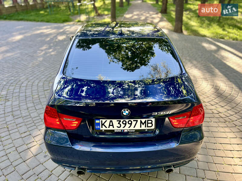 Седан BMW 3 Series 2010 в Одесі