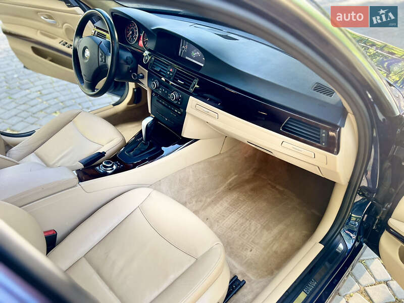 Седан BMW 3 Series 2010 в Одесі