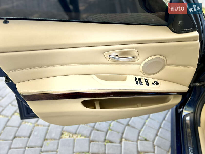 Седан BMW 3 Series 2010 в Одесі
