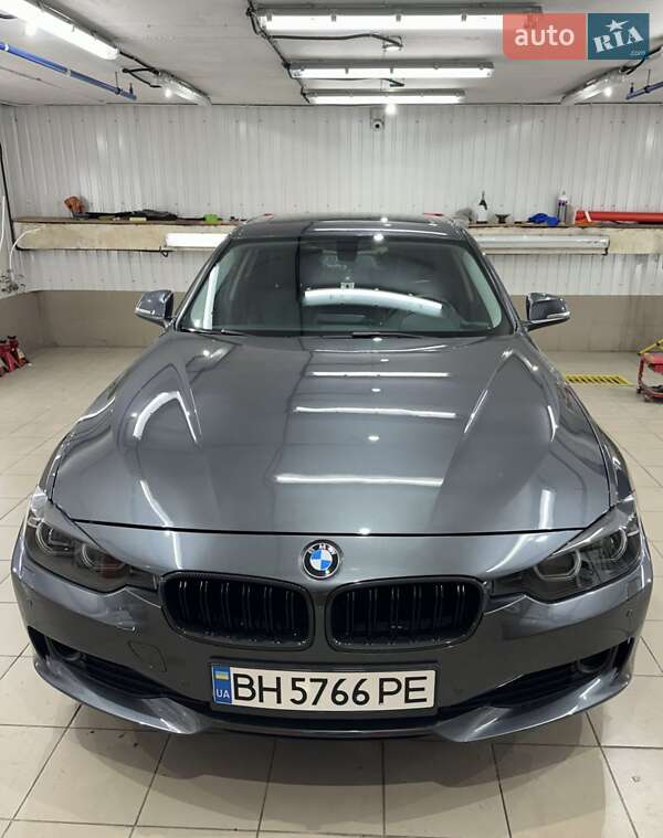 Седан BMW 3 Series 2013 в 