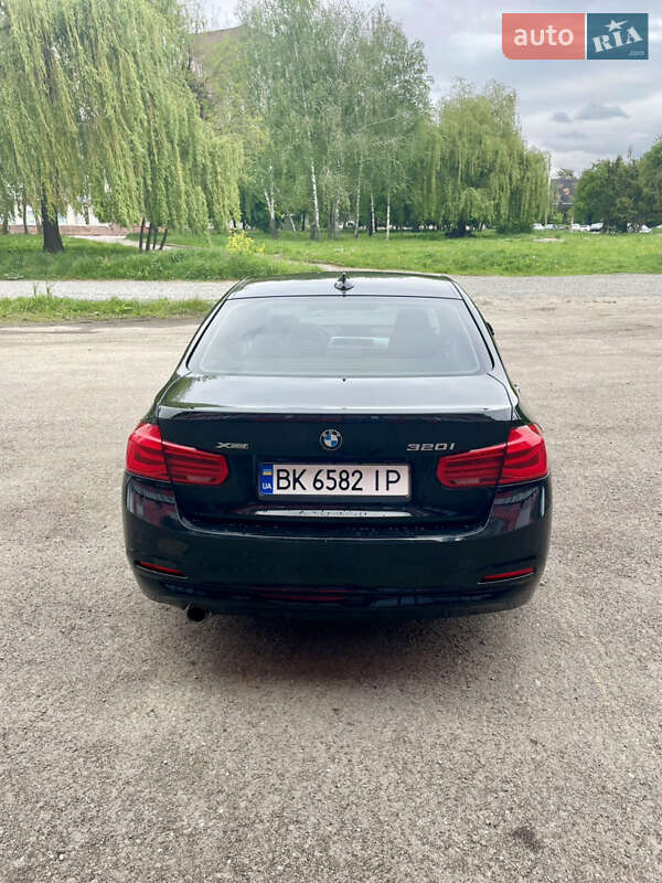 Седан BMW 3 Series 2016 в Рівному